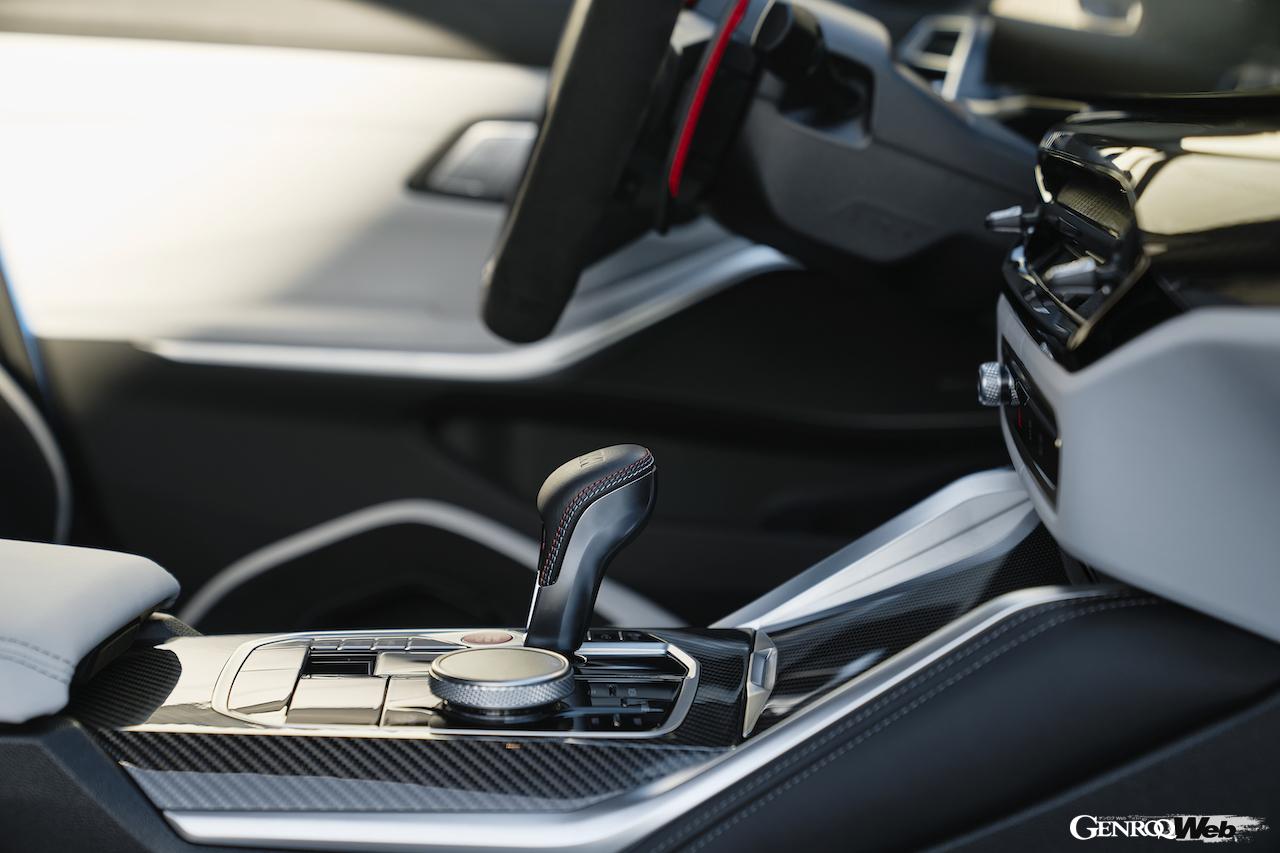 「BMW M3 ツーリング」改良新型のインテリア。