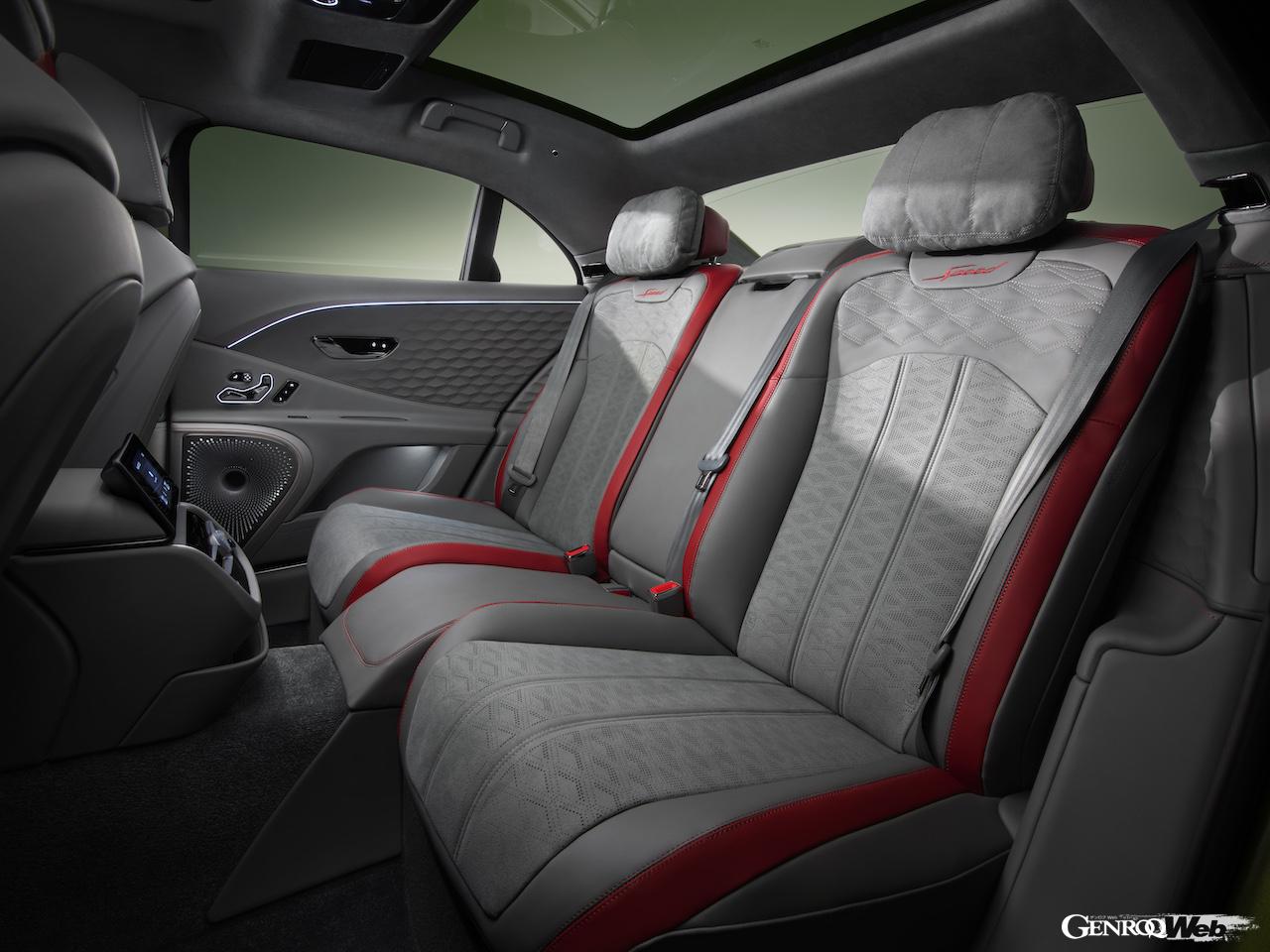 4代目に進化した新型「ベントレー フライングスパー」のインテリア。