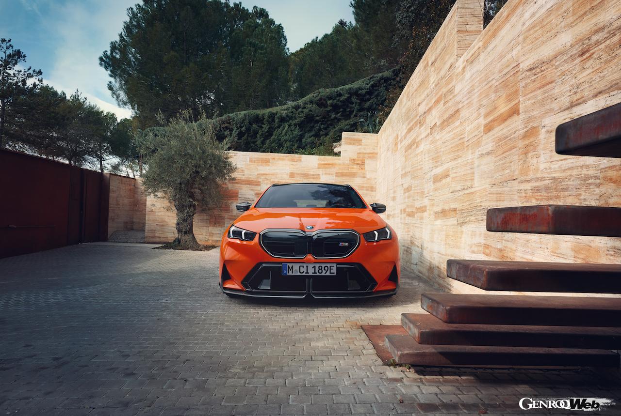 新型「BMW M5 ツーリング」に、販売開始時点からオーダー可能な「Mパフォーマンス・パーツ」が登場した。