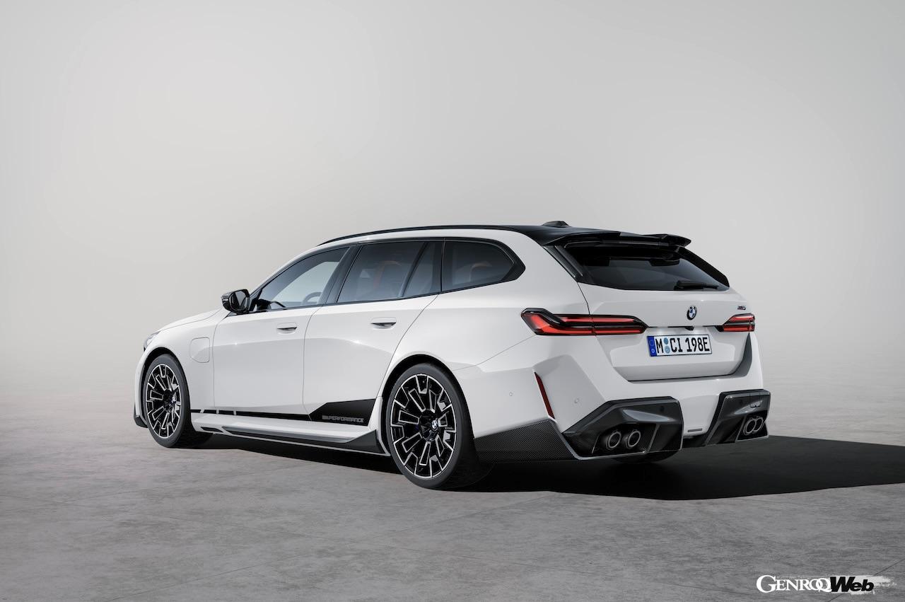 新型「BMW M5 ツーリング」に、販売開始時点からオーダー可能な「Mパフォーマンス・パーツ」が登場した。