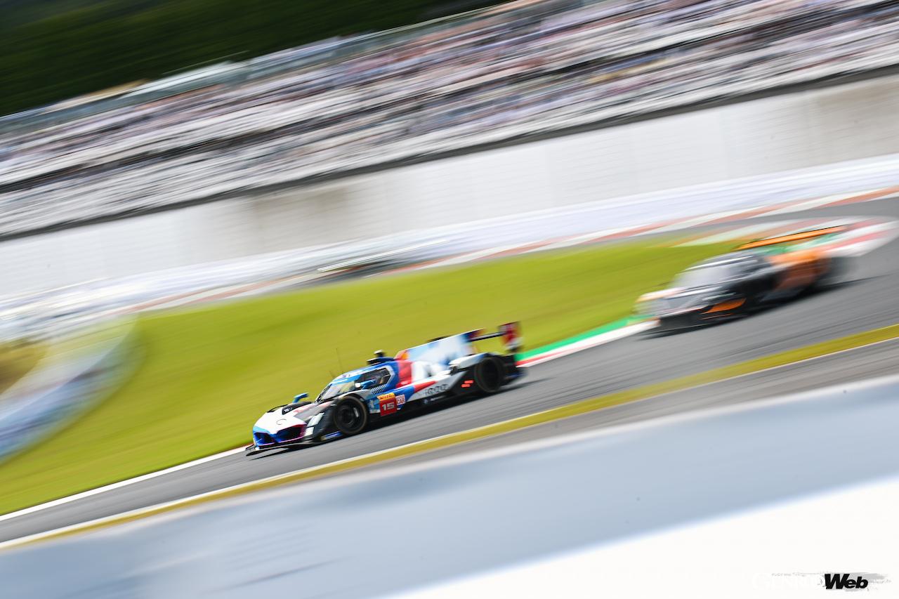 富士6時間レースのハイパーカー・クラスにおいて、2位表彰台を獲得した、BMW M ハイブリッド V8 15号車。