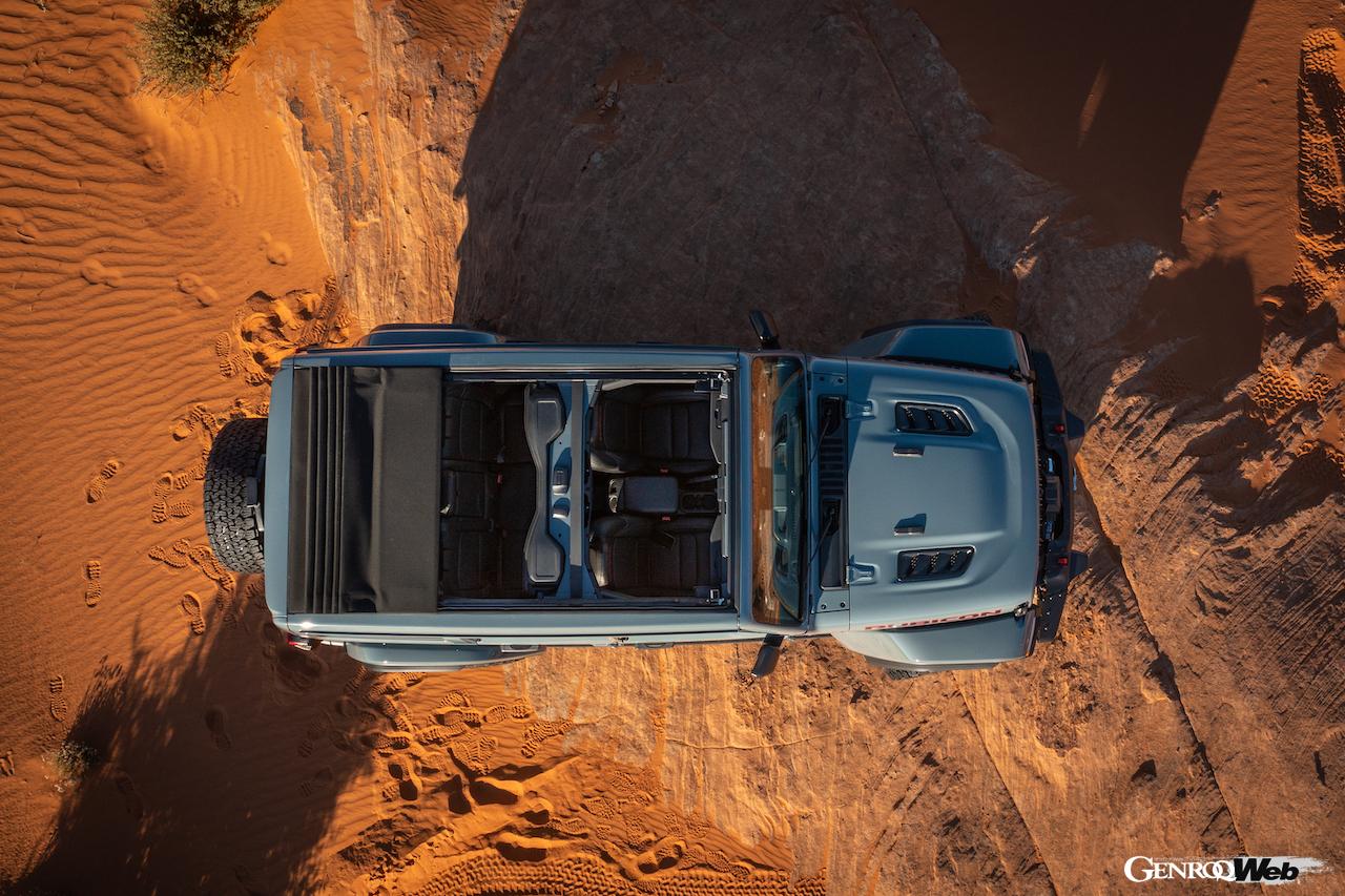 「ジープ ラングラー 4xe」2025年モデルのエクステリア。