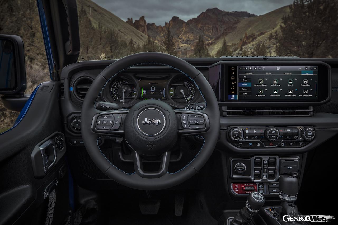 「ジープ ラングラー 4xe」2025年モデルのインテリア。