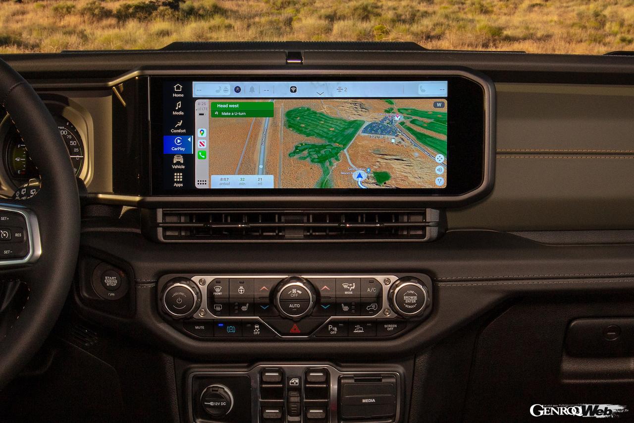 「ジープ ラングラー 4xe」2025年モデルのインテリア。