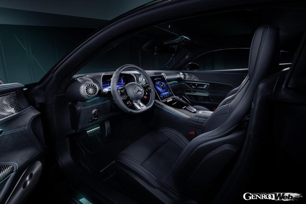 200台が限定販売される「メルセデス AMG GT 63 プロ 4MATIC+ モータースポーツコレクターズ・エディション」のインテリア。
