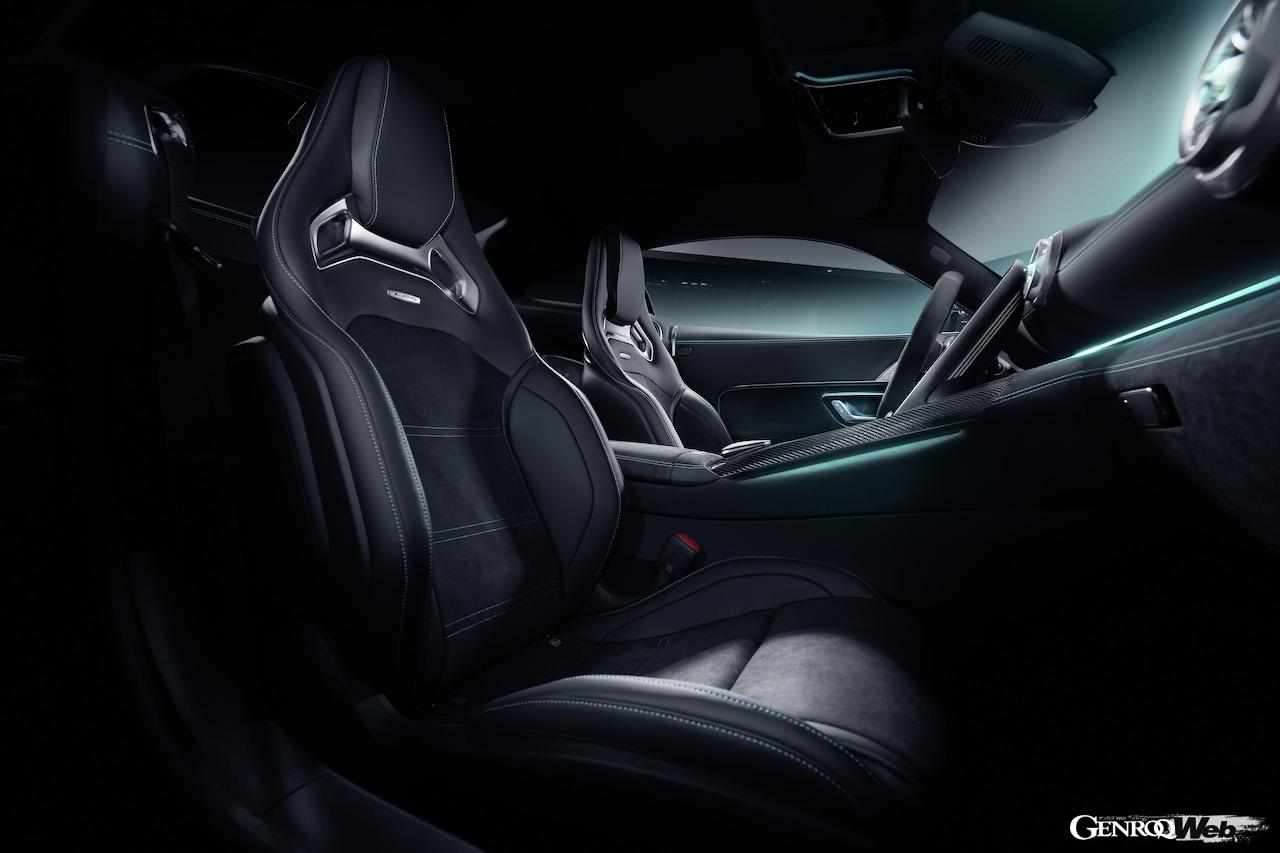 200台が限定販売される「メルセデス AMG GT 63 プロ 4MATIC+ モータースポーツコレクターズ・エディション」のインテリア。