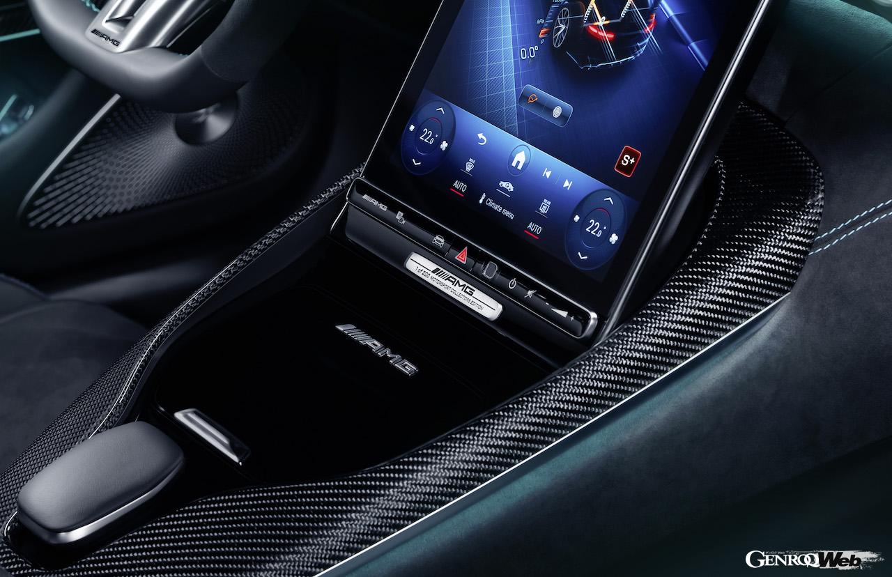 200台が限定販売される「メルセデス AMG GT 63 プロ 4MATIC+ モータースポーツコレクターズ・エディション」のインテリア。