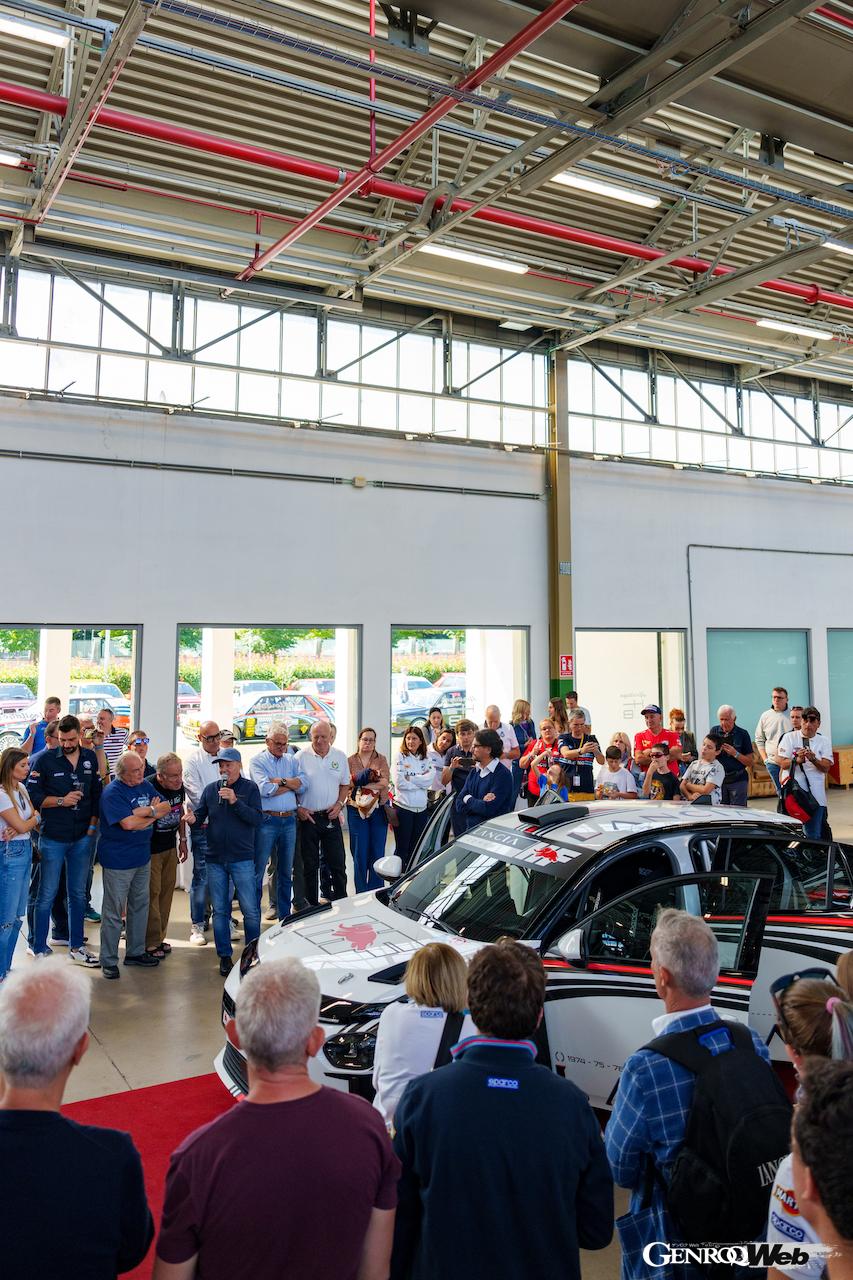 アミキ・ミエイのメインイベントとして行われたトリノでのパレードランは、新型「イプシロン」が先導車を務めることになった。