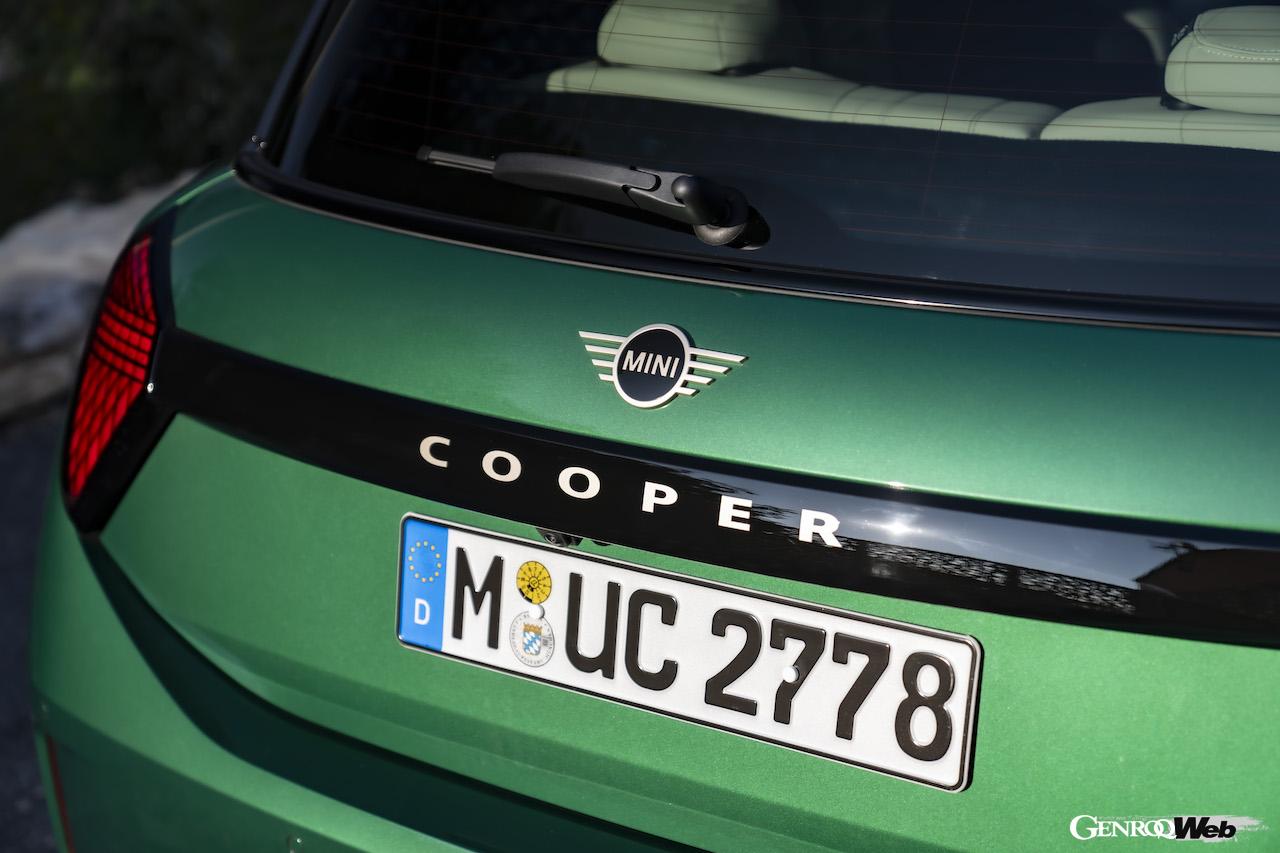 新型「MINI クーパー C」のエクステリア。