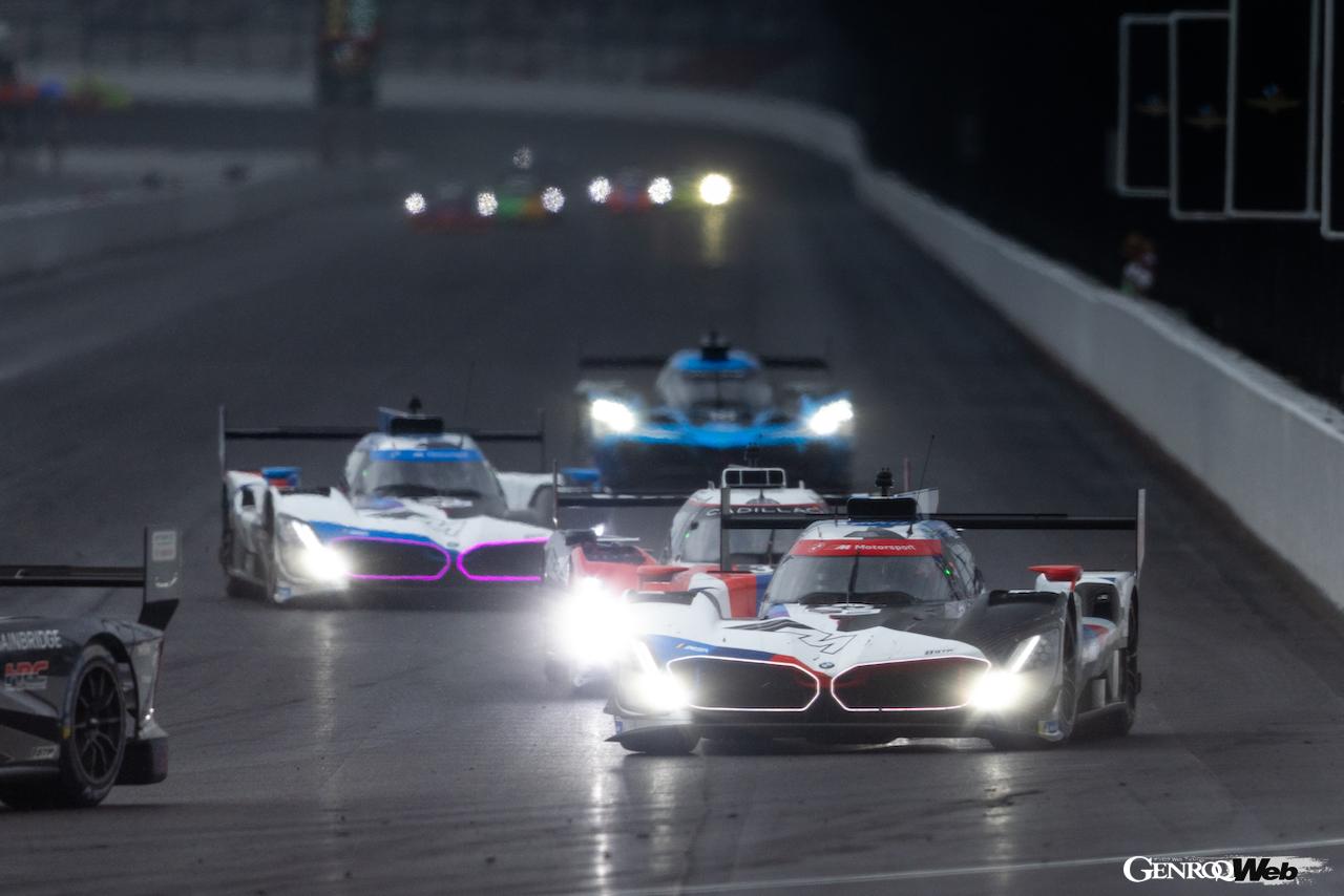 IMSA第10戦「TireRack.com・バトル・オン・ザ・ブリックス」で2位に入った、BMW M ハイブリッド V8 25号車。