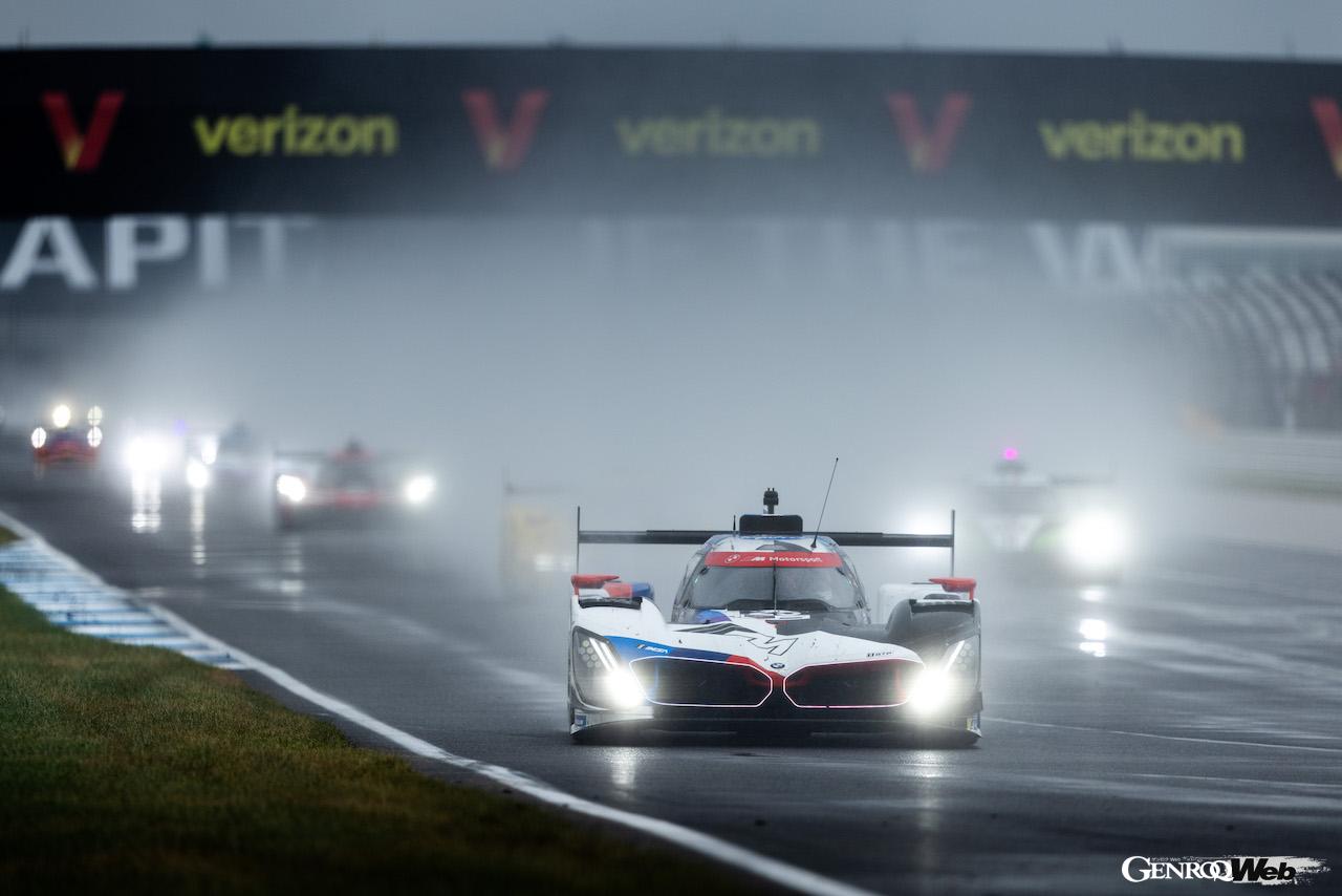 IMSA第10戦「TireRack.com・バトル・オン・ザ・ブリックス」で2位に入った、BMW M ハイブリッド V8 25号車。