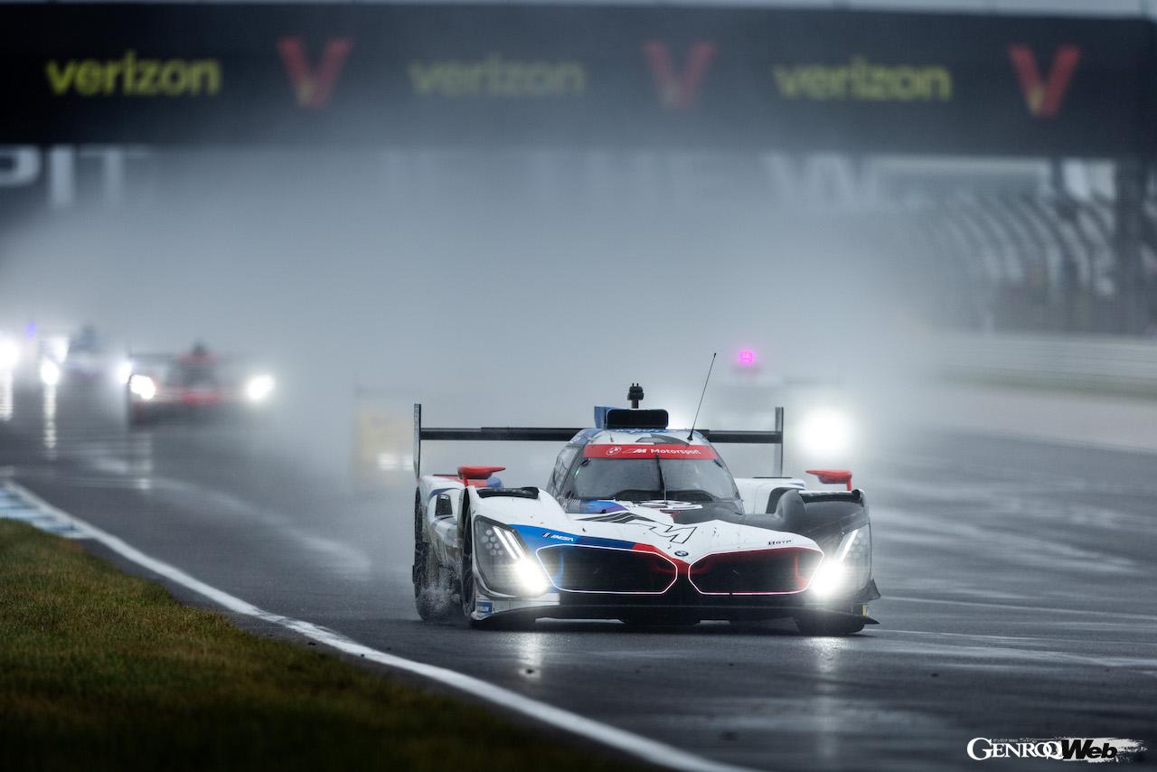 IMSA第10戦「TireRack.com・バトル・オン・ザ・ブリックス」で2位に入った、BMW M ハイブリッド V8 25号車。