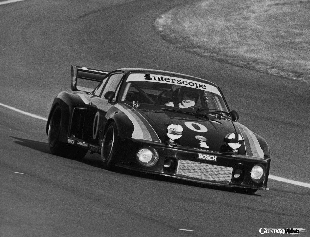 70年代の耐久レースにおいて、ターボエンジン搭載ポルシェのステアリングを握ったハーレイ・ヘイウッド。写真は彼がアメリカのレースでドライブしたグループ5のポルシェ 935。