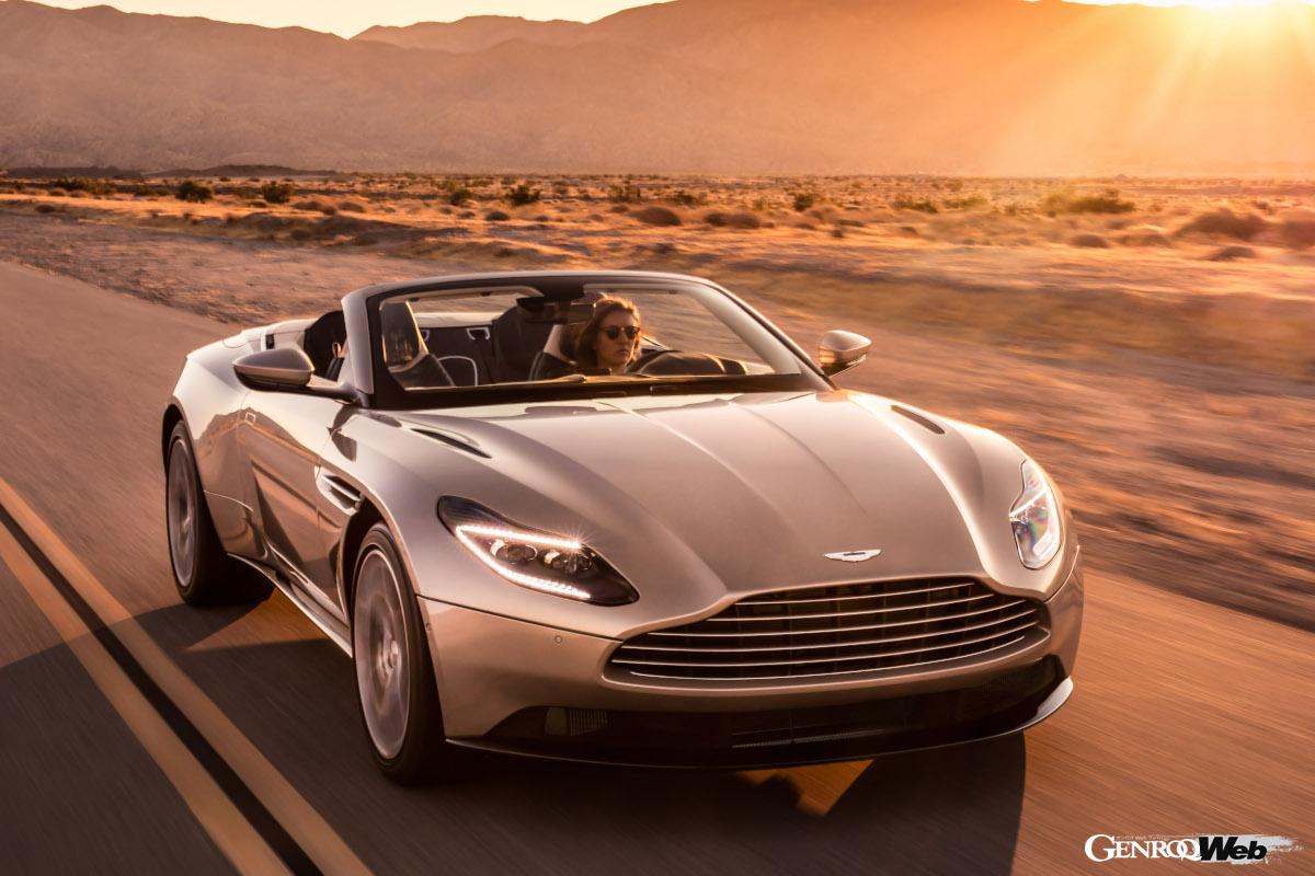 2018年に追加された8層構造の電動ソフトトップを備えた「DB11 ヴォランテ」。