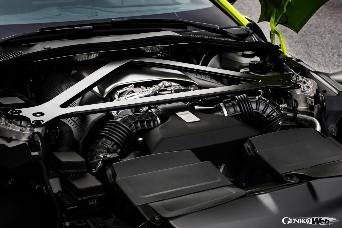 搭載されるパワートレインはメルセデスAMG製のM178型4.0リッターV型8気筒DOHCツインターボユニット。