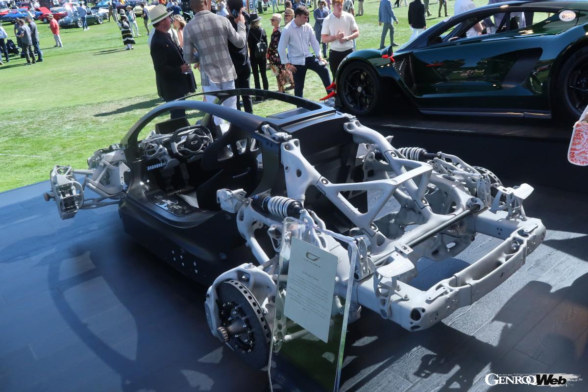 機械で作った形なのに、まるで生き物のように有機的なのが特徴だ。