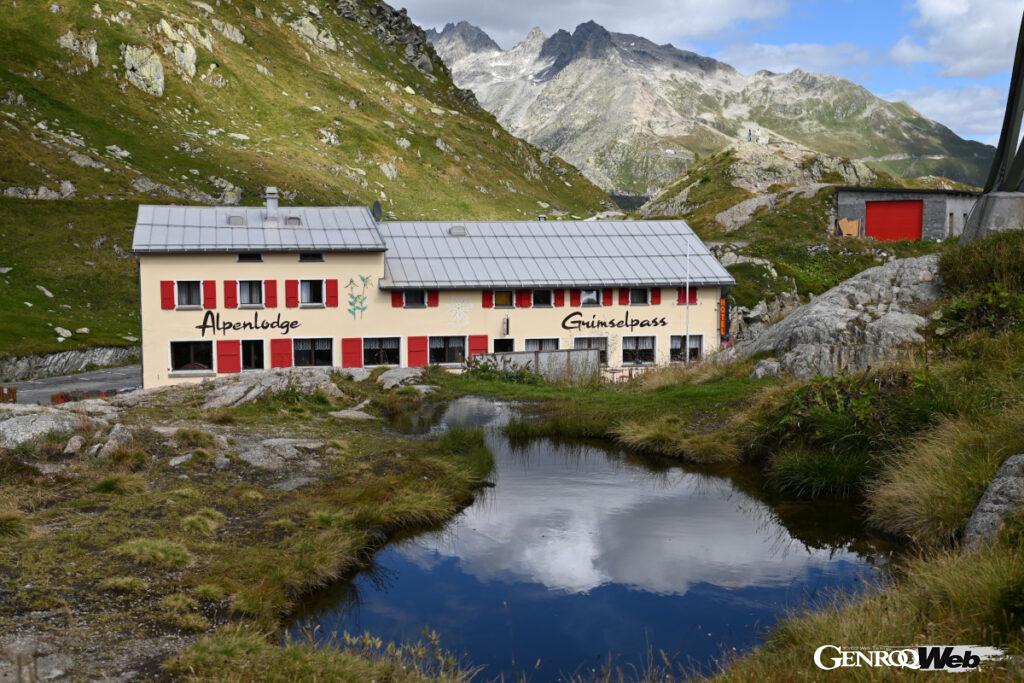 グリムゼル峠頂上付近 お土産屋さん裏