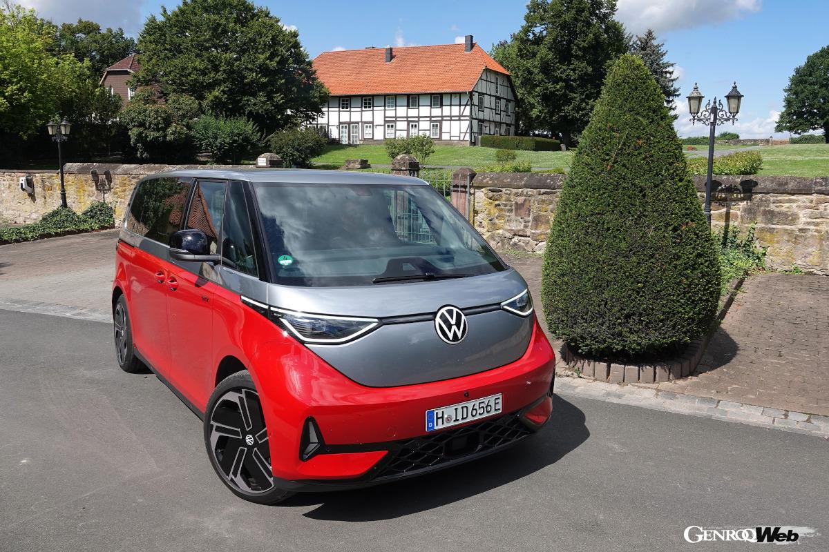 みんなで楽しめるドライブこそミニバンの真骨頂。フル電動ではなくても魅力がある。