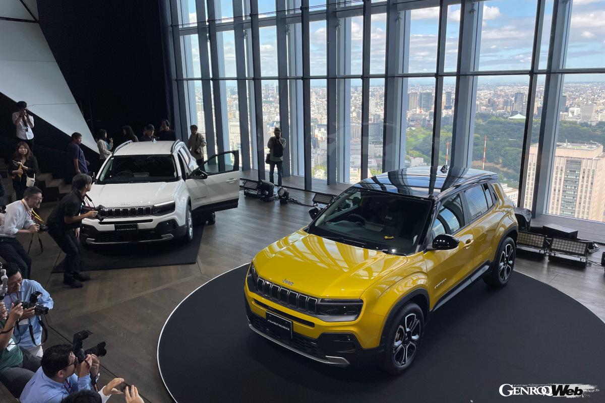 フル電動となっても、小さくなっても、前輪駆動であっても、ジープらしい走行性能は確保。バッテリーの電力量は54kWhで最大航続距離（WLTC）は486kmとされる。