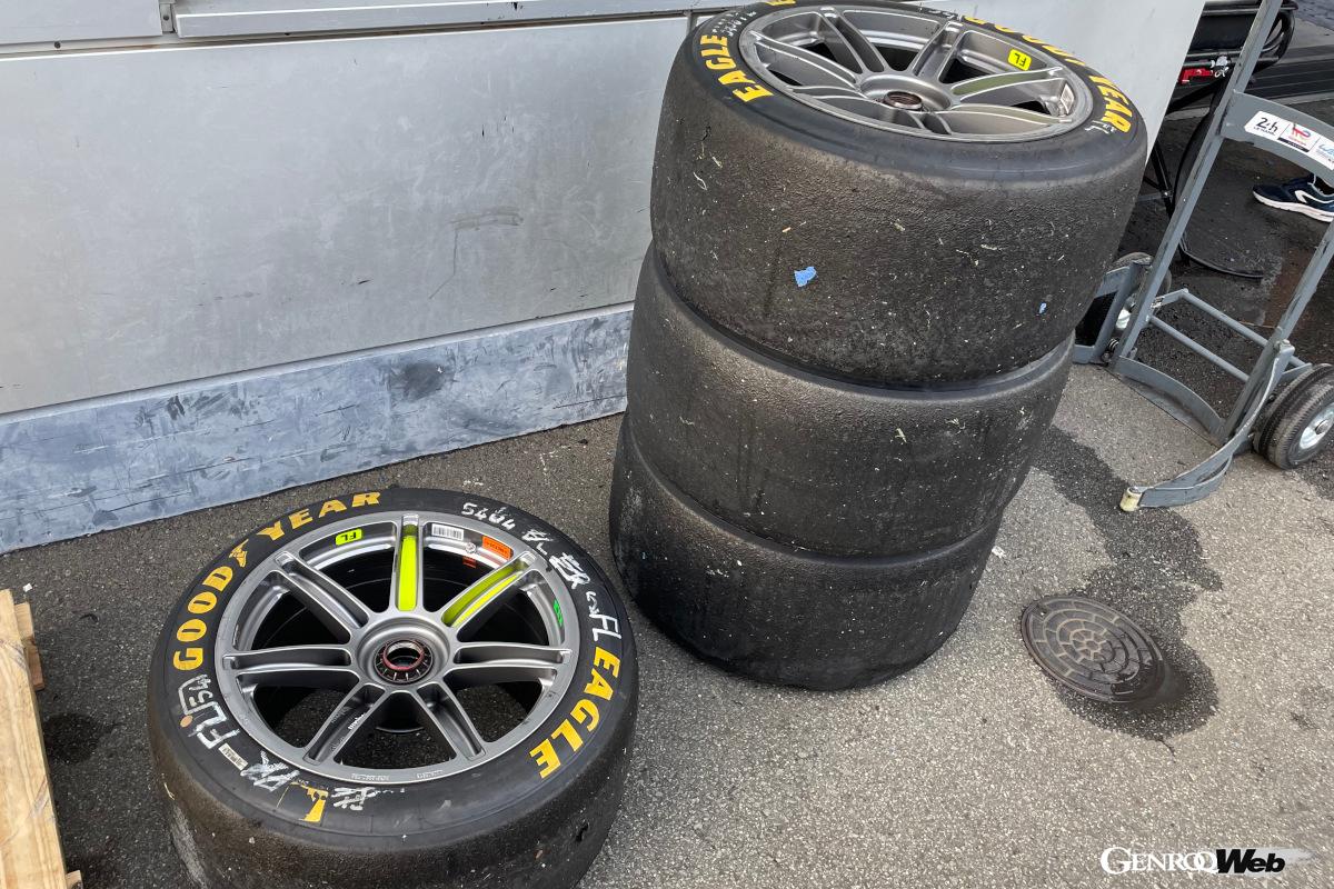 今回の富士6時間レースではほとんど使われなかったが、レインタイヤもかなりの本数が用意される。