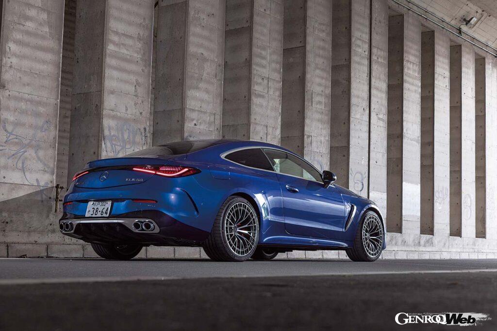 走行モードによる走りの振れ幅が大きいことも特徴。モードは「スリッパリー」「インディビデュアル」「コンフォート」「スポーツ」「スポーツ+」「レース」の6種類と多い。