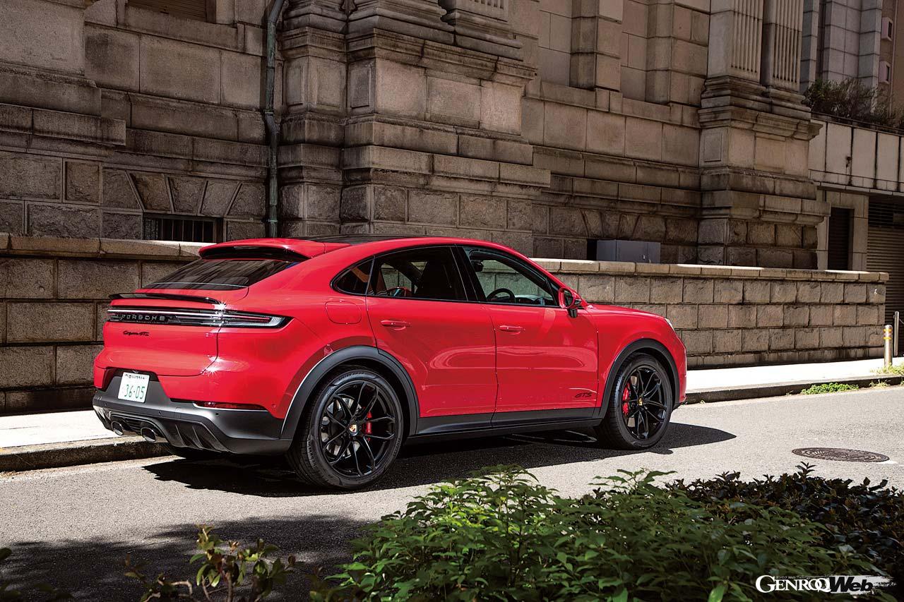 ホイールアーチがブラックのモールで覆われるのはGTSと最上級グレードのターボEハイブリッドだけ。SUVらしいワイルドさも感じさせる。