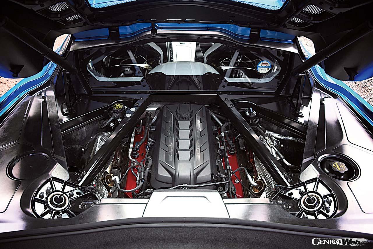 ノーマル系コルベットと同じLT2型6.2リッターV8OHVを搭載。502PS/65.0kgmのスペックも同様だ。これに162PS/165Nmのモーターが組み合わされ、総合出力664PSを発揮する。