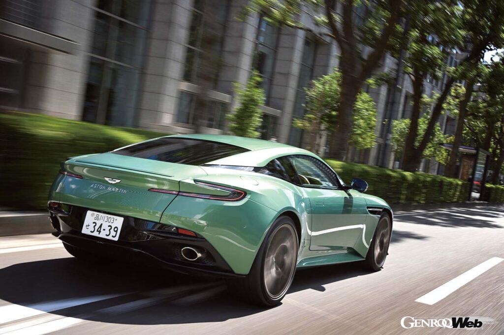 アストンマーティンのラインナップで主力となるのがDB12。オープンのヴォランテが先に上陸していたが、ようやくクーペの試乗が叶った。優雅なラインを見せる+2のクローズドボディと680PSのV8ツインターボはどのような走りを見せてくれるのか。