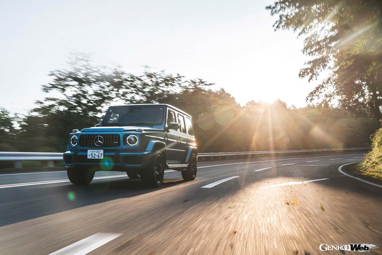 1979年の誕生以来、唯一無二の変わらないスタイリングを維持するGクラス。日本でも“超”がつくほどのこの人気モデルがついに大幅な進化を遂げた。空力や静粛性の向上はもちろんのこと、走りの性能も大幅にパワーアップしていた。