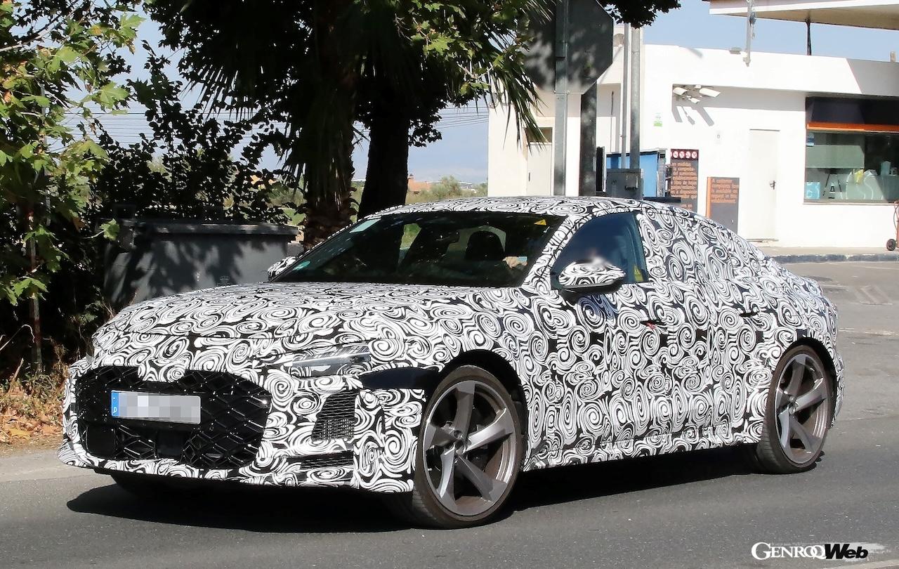 「BMW M3」と「メルセデスAMG C63」最大のライバルとなるRS5セダン。