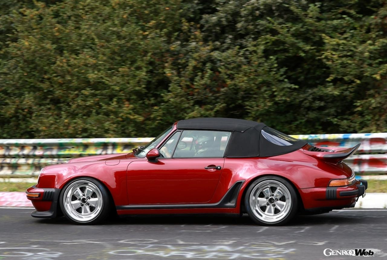 外観は、2022年発売の「シンガー 930 コンバーチブル」から大きな変更はないように見える。