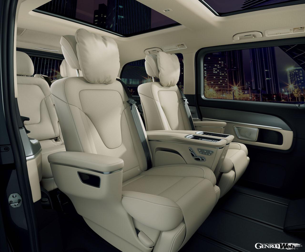 「メルセデス・ベンツ Vクラス」改良新型の後席スペース。