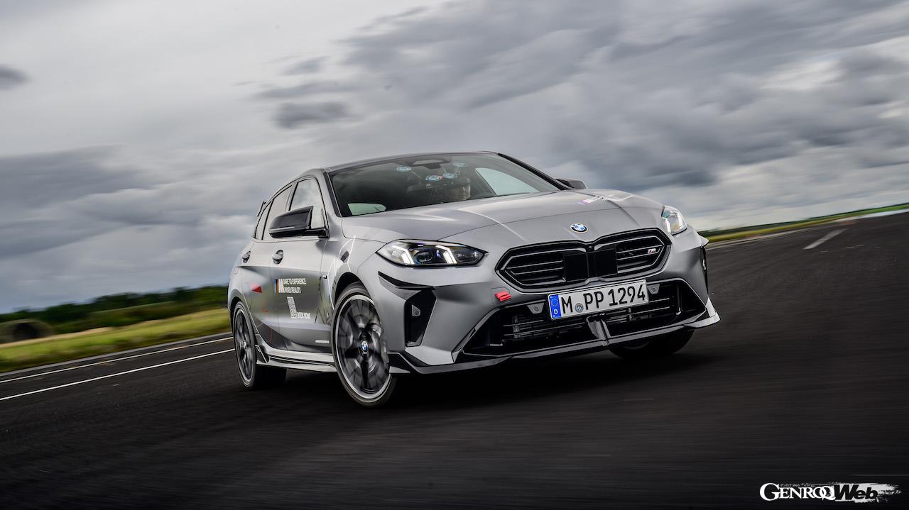 今回、マルチプレイヤー用の車両として、専用機器を搭載した「BMW M135 xDrive」が用意された。