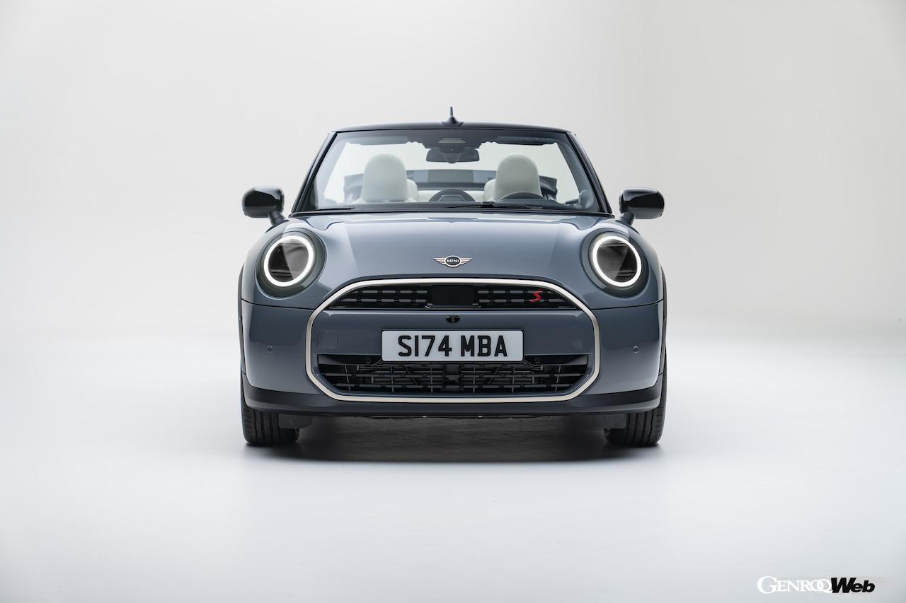 新型「MINI クーパー コンバーチブル」のエクステリア。