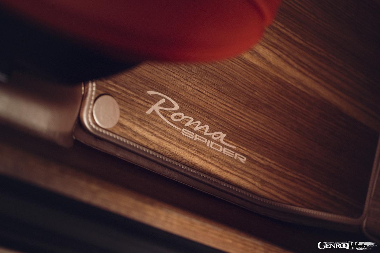 「テーラーメイド」が製作した、フェラーリ ローマ スパイダーのインテリア。