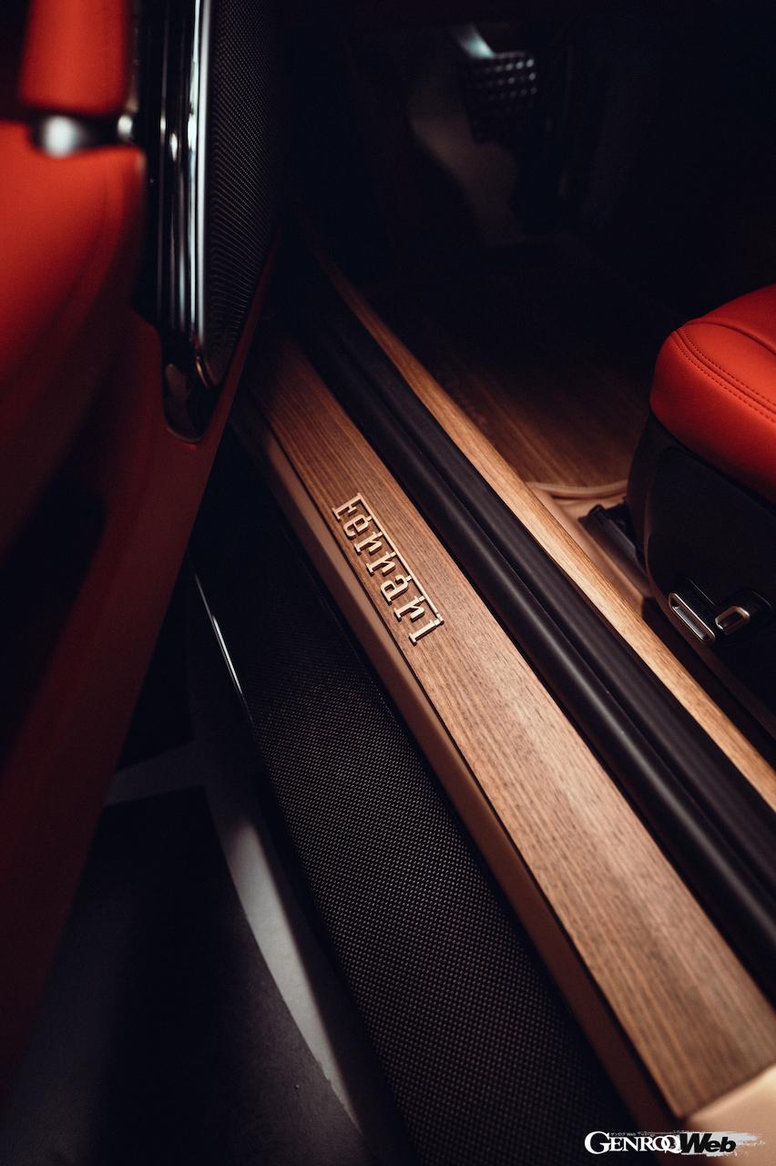 「テーラーメイド」が製作した、フェラーリ ローマ スパイダーのインテリア。