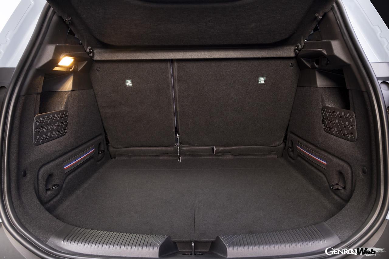 「ルノー 4 E-Tech エレクトリック」のラゲッジスペース