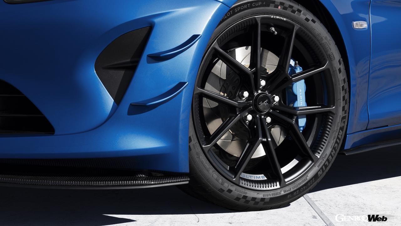 110台のみが限定販売される「アルピーヌ A110 R ウルティム」のエクステリア。