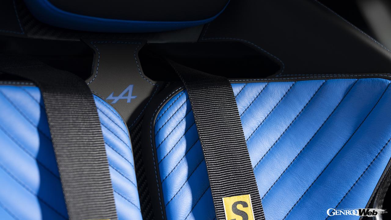 110台のみが限定販売される「アルピーヌ A110 R ウルティム」のコクピット。