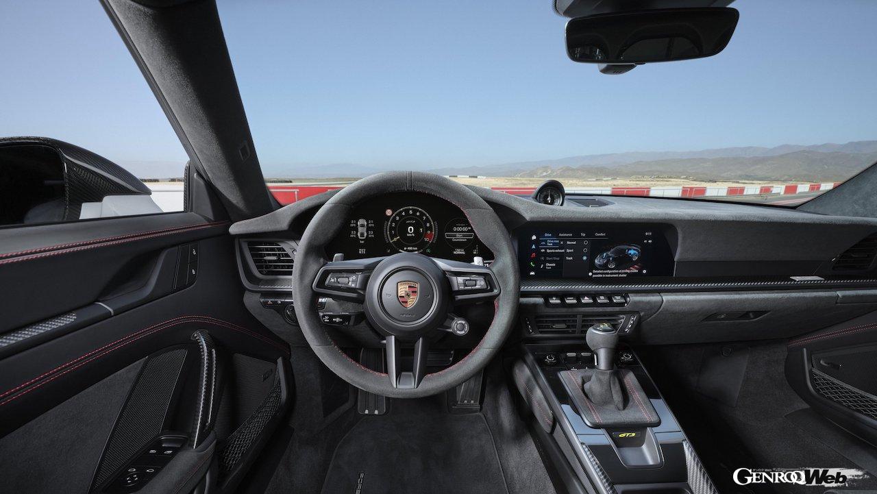 新型「911 GT3 ヴァイザッハパッケージ」のコクピット。