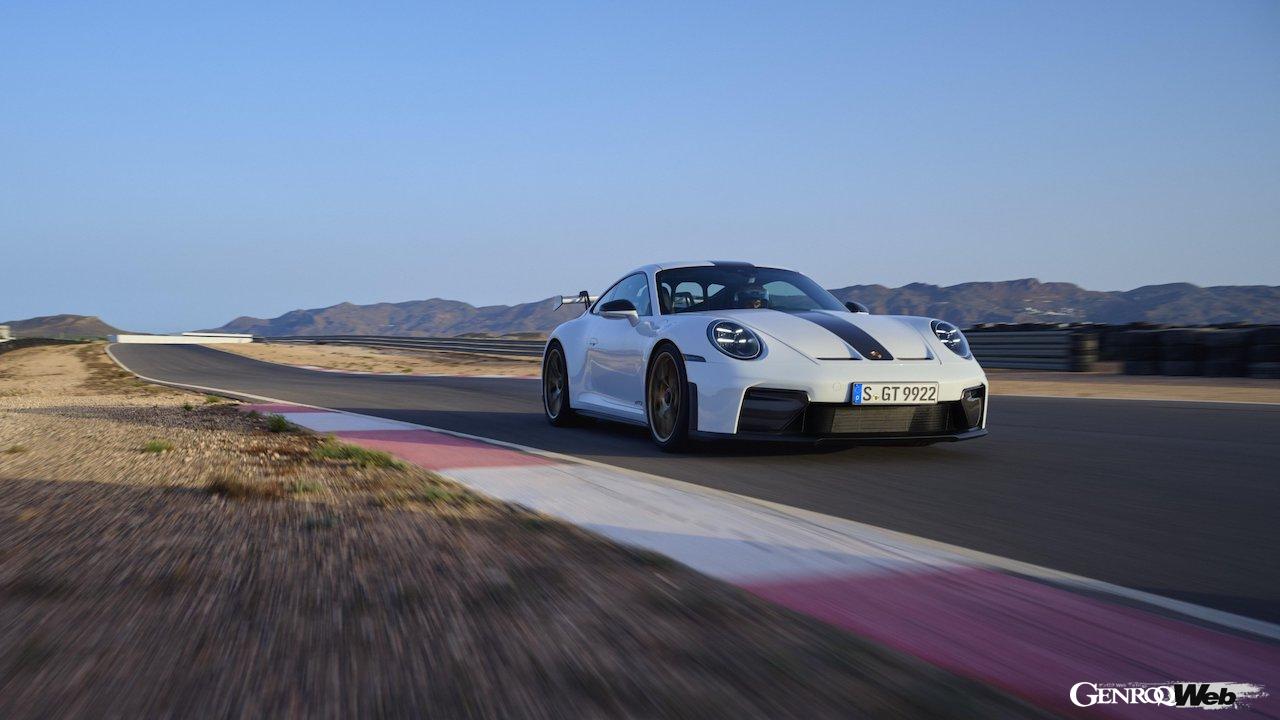 911 GT3のデビュー25周年を迎えた2024年、ポルシェは新型「911 GT3（写真）」と「911 GT3ツーリングパッケージ」を発表した。