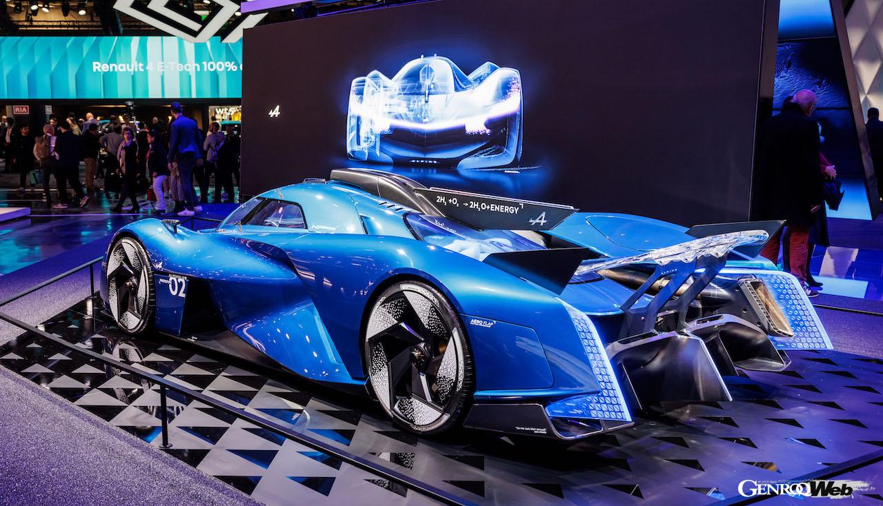 搭載される3.5リッターV型6気筒水素ツインターボは、これまでの2.0リッター直列4気筒仕様と比較し、2倍以上の最高出力となる750PSを発揮する。