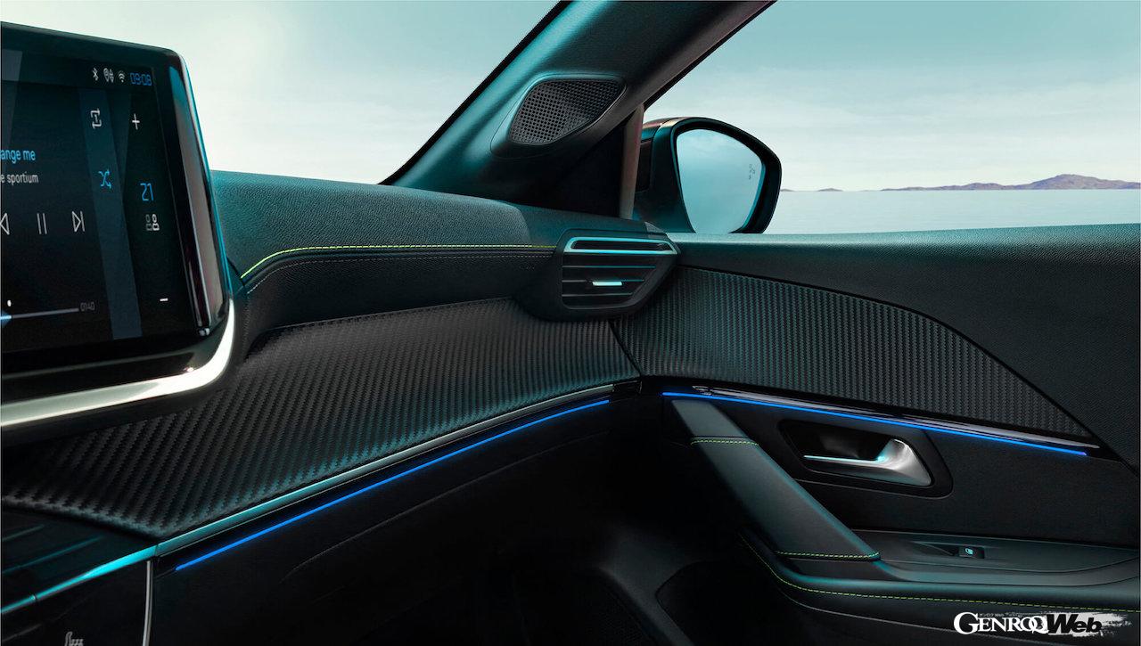 「プジョー 208」改良新型のインテリア。