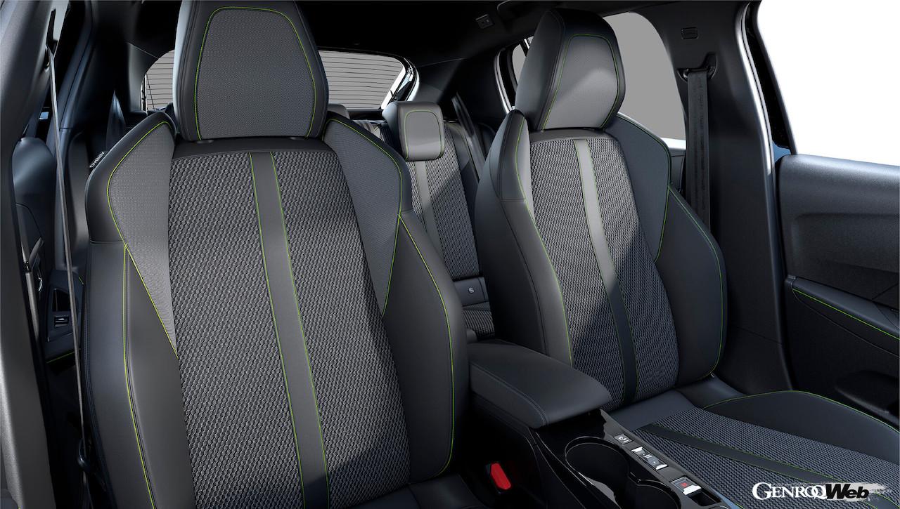 「プジョー 208」改良新型のインテリア。