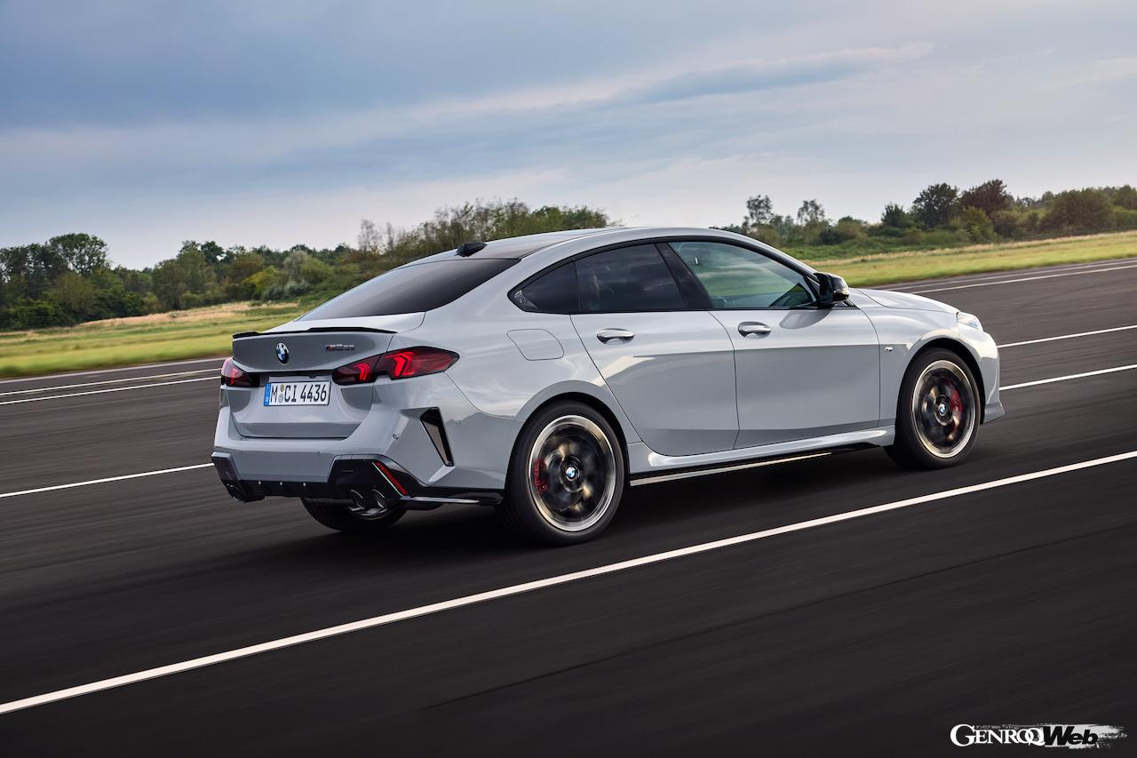 「BMW 2シリーズ グランクーペ」改良新型の走行シーン。