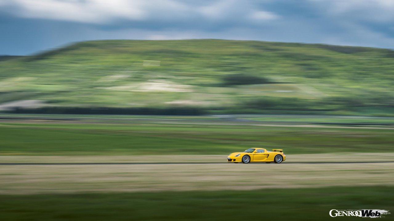 2003年にデビューしたスーパースポーツ「ポルシェ カレラ GT」用に、ミシュランが新たな専用タイヤ「Pilot Sport Cup 2」を開発した。