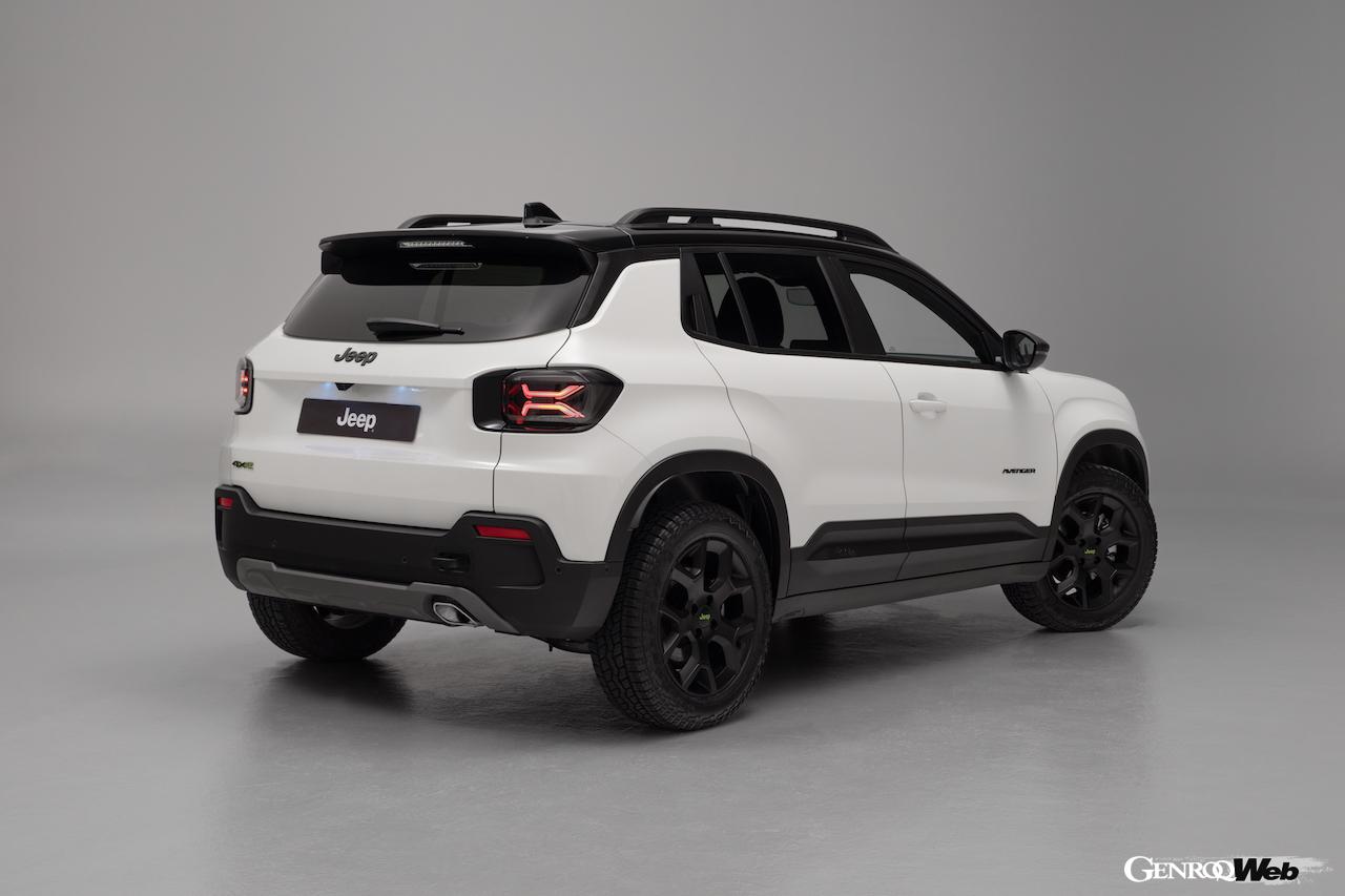 48Vマイルドハイブリッドを搭載する「ジープ アヴェンジャー 4xe」のエクステリア。