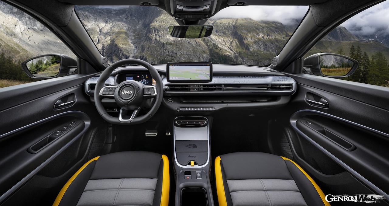 「ジープ アヴェンジャー 4xe ザ・ノースフェイス・エディション」のインテリア。