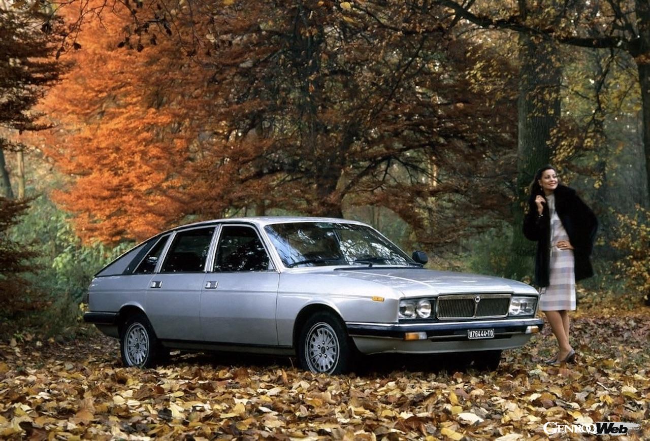 イプシロンに続く、新生ランチアの第二弾モデルとして、現在開発中の「ガンマ」。ステランティス・グループの「STLAミディアム」をベースに、フル電動パワートレインを含む様々なパワーユニットが搭載される。写真は先代ガンマ。