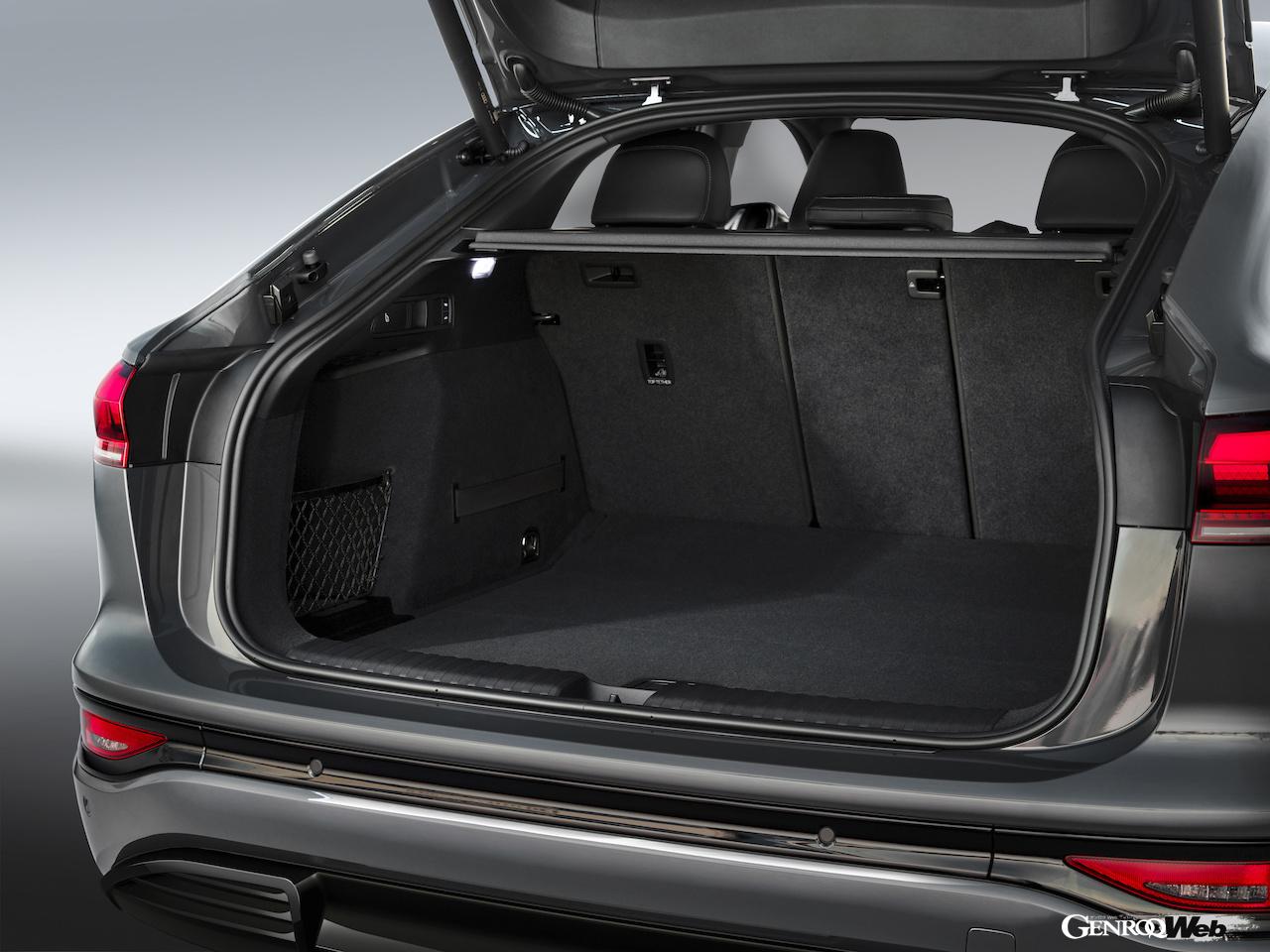 「アウディQ6 スポーツバック e-tron」のラゲッジルーム。